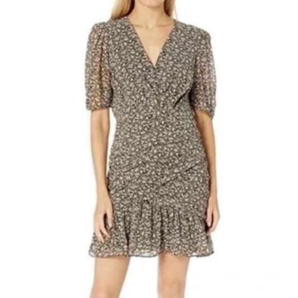 ASTR the label Women's Shirred Bottom Mini Dress, size Medium - Picture 3 of 3